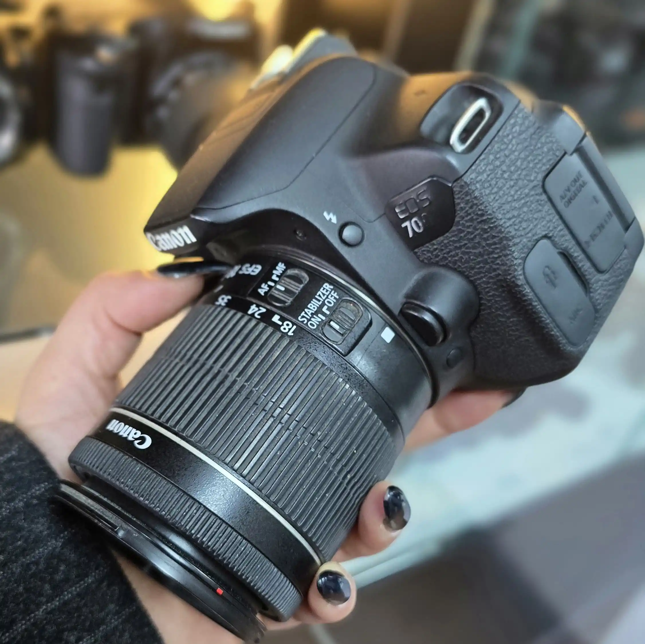 دوربین عکاسی کانن دست دوم Canon EOS 700D Kit 18-55mm f/3.5-5.6 IS STM دست دو